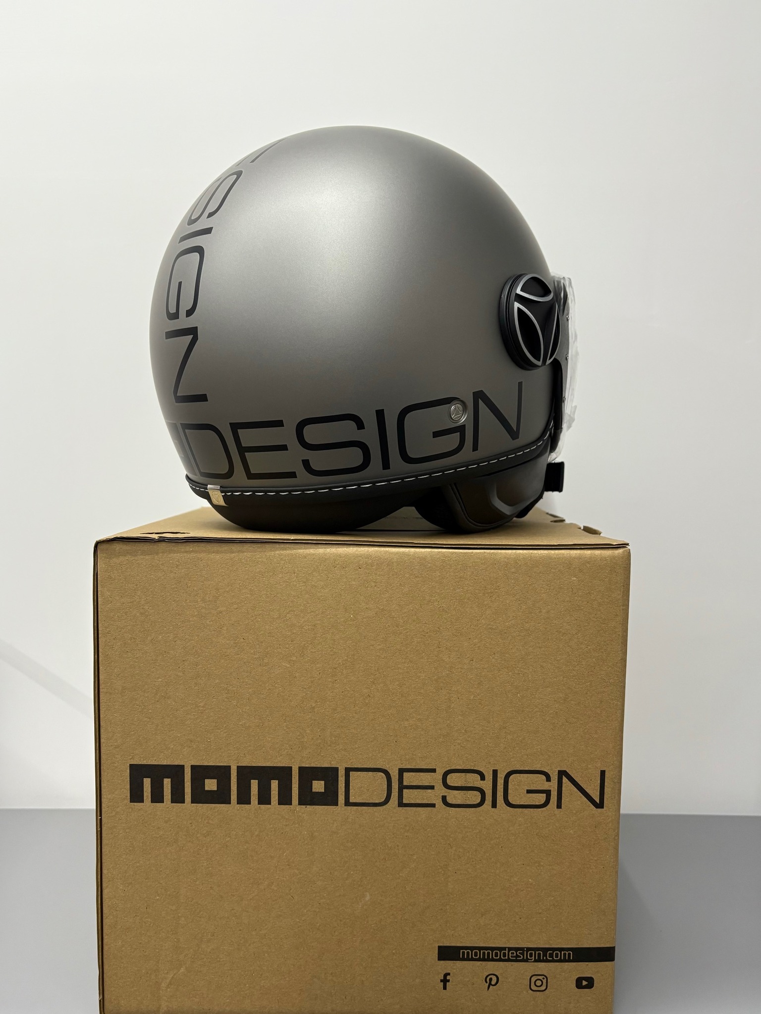 MomoDesign Model 6